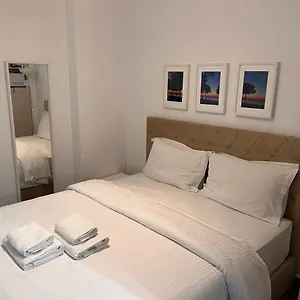 Small Budget Diamond In Agias Sofias. Διαμέρισμα